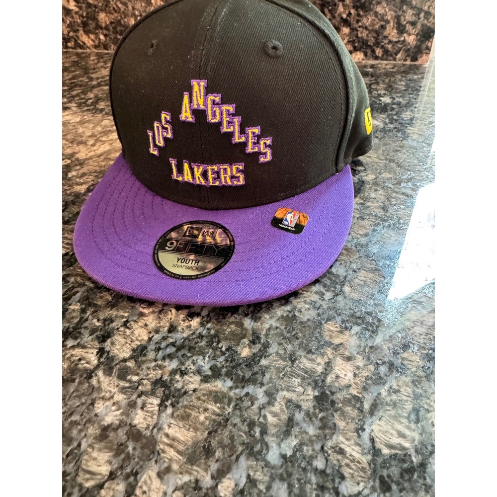 New Era 9FIFTY Los Angeles Lakers Youth Snapback Hat Black Purple NBA 60761326
